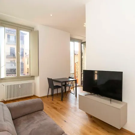 Apartment Corso Vittorio & Porta Nuova Modern Flat *